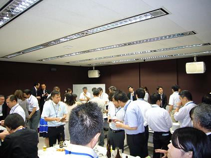 110803 お名刺交換会1.JPG